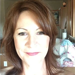 Meet your Posher, Gena